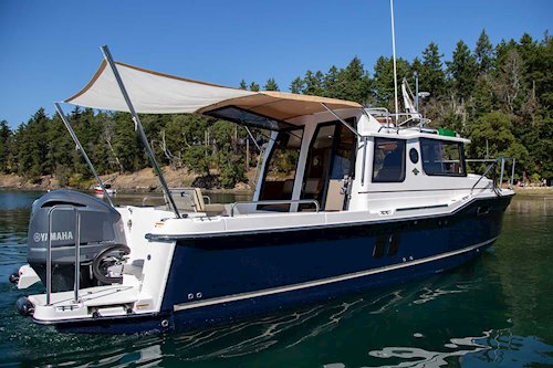 The Ranger Tugs R-25 sunshade.